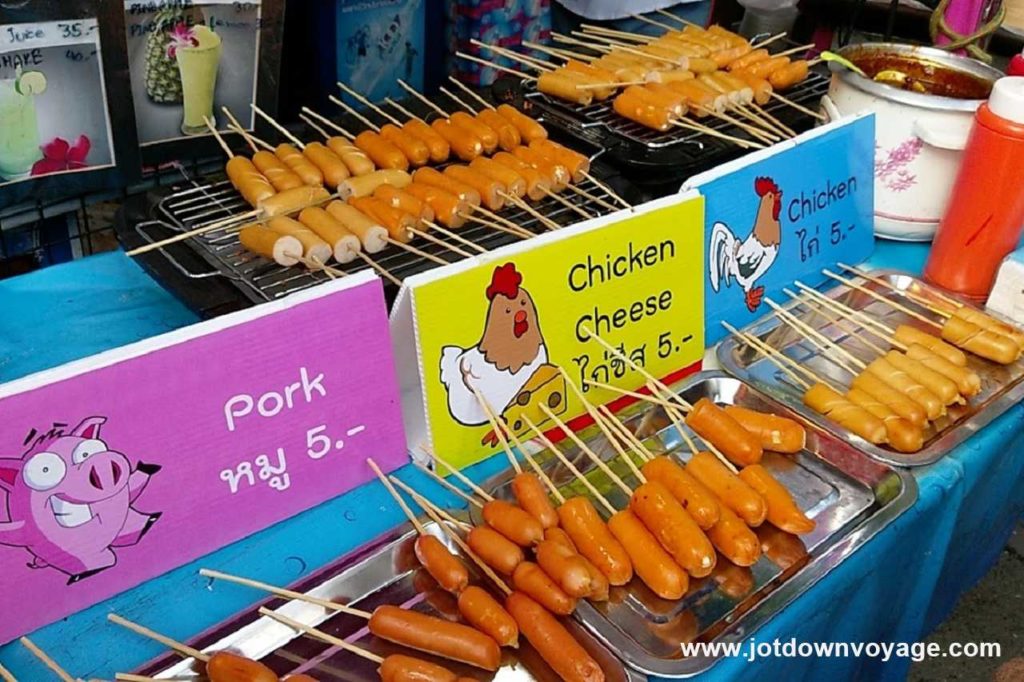 泰式香腸（熱狗）｜泰國自由行街邊小吃美食推薦