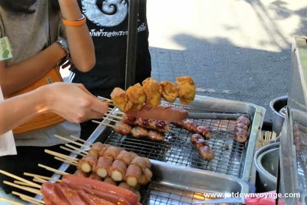 炸餛飩皮（包鳥蛋）｜泰國自由行街邊小吃美食推薦