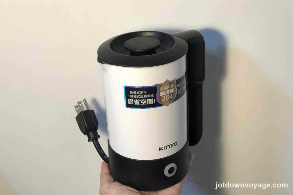 超小瓶身、一體式設計 KINYO 雙電壓0.6L旅行快煮壺 AS-HP80 2020快煮壺推薦