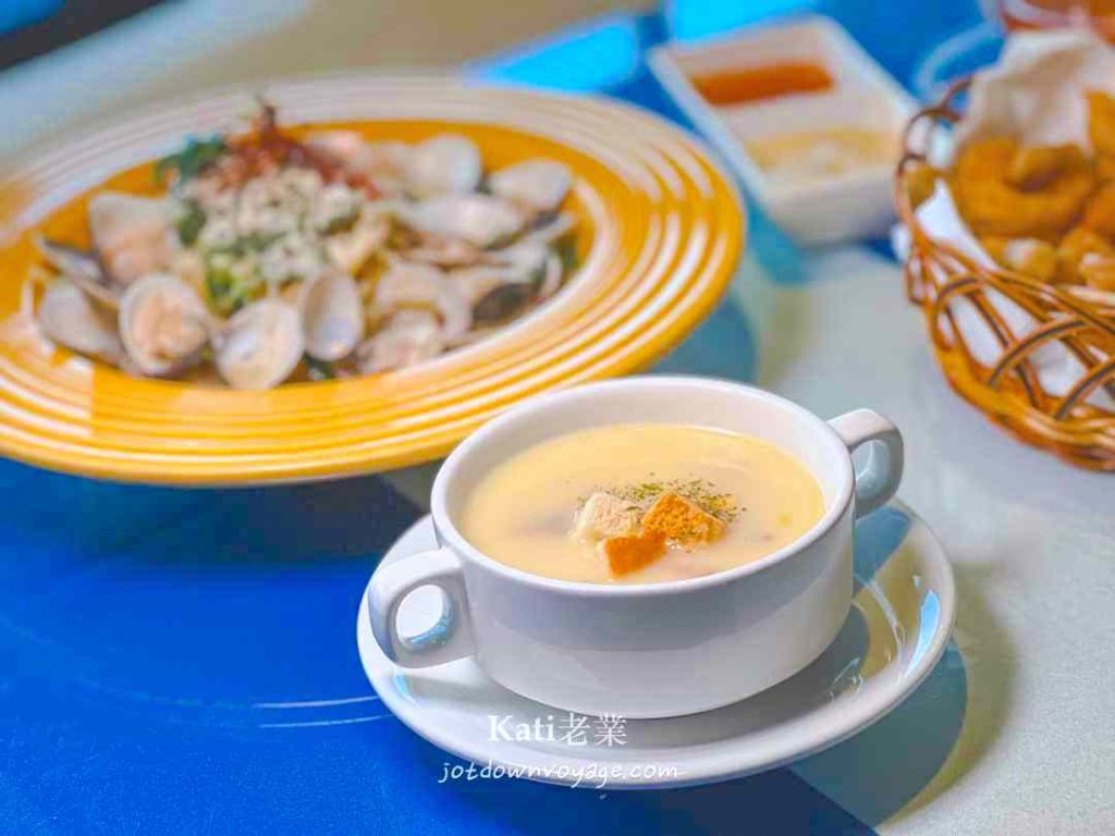 龍潭景觀餐廳：白酒蛤蜊義大利麵（附濃湯），在《白圍牆景觀咖啡》