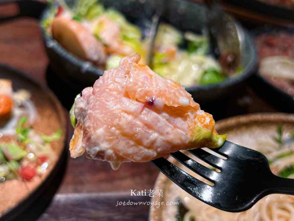 燻鮭魚凱薩沙拉 at 台北•禾多餐酒館