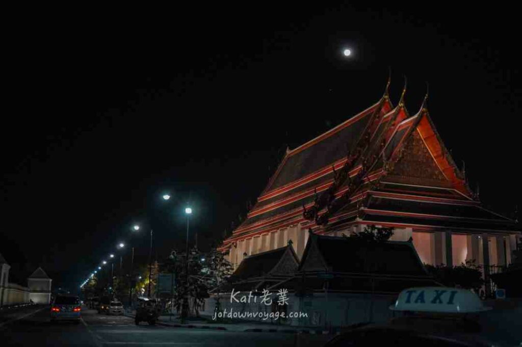 Wat Pho Bangkok view at night 
曼谷臥佛寺夜景｜2024 曼谷旅遊景點（打卡景點、第一次去泰國必逛）