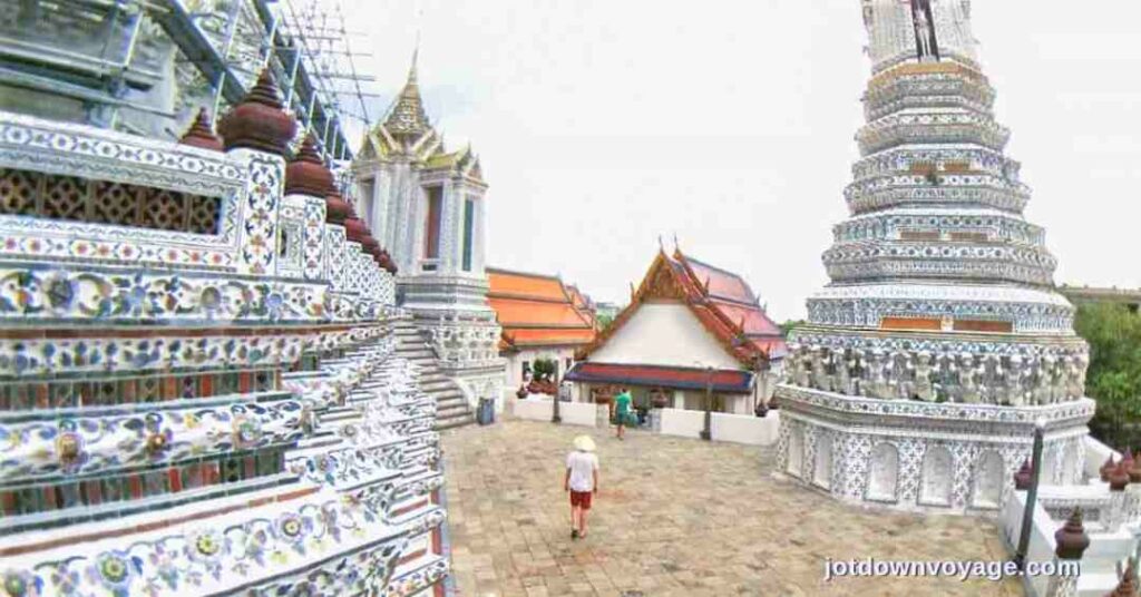 2017 整修中 黎明寺 / 鄭王廟（Wat Arun） ｜曼谷旅遊景點（打卡景點、昭披耶河餐廳）